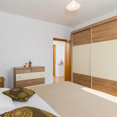 شقة Oliva- Two Bedroom With Balcony And Sea View