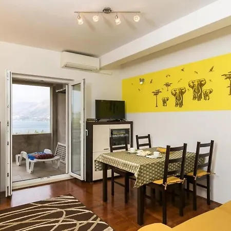 Oliva- Two Bedroom With Balcony And Sea View تْسافتات