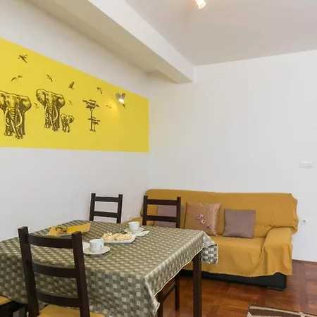 شقة Oliva- Two Bedroom With Balcony And Sea View *