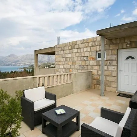 Oliva- Two Bedroom With Balcony And Sea View
